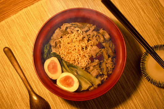 宵夜料理:麻牛酸辣泡麵